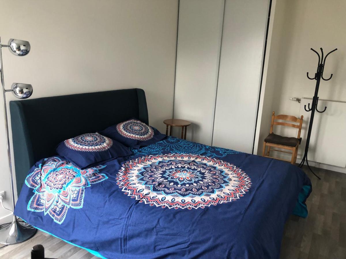 Grande Chambre 14 M2 Avec Salle De Bain Privative A Nanterre Prefecture Proche La Defense Arena Campus Sncf Et Paris Buitenkant foto