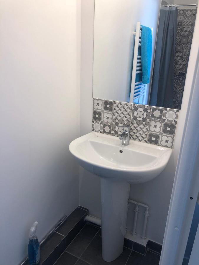Grande Chambre 14 M2 Avec Salle De Bain Privative A Nanterre Prefecture Proche La Defense Arena Campus Sncf Et Paris Buitenkant foto