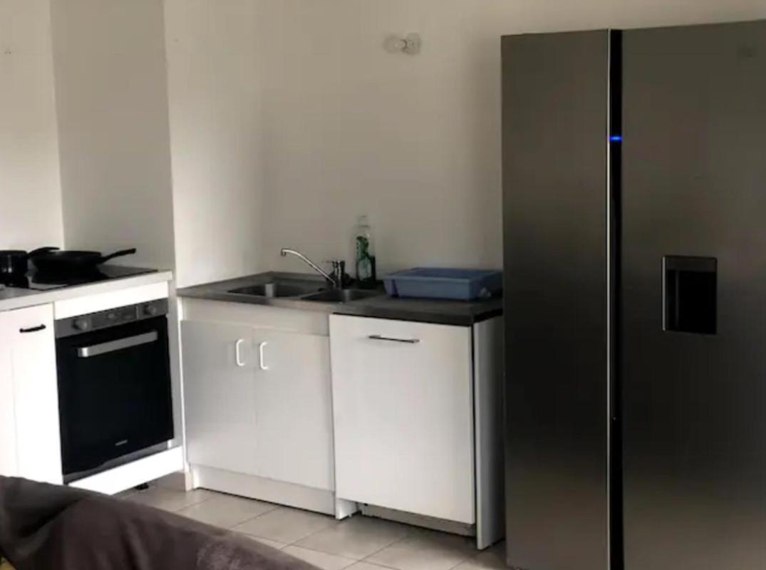 Grande Chambre 14 M2 Avec Salle De Bain Privative A Nanterre Prefecture Proche La Defense Arena Campus Sncf Et Paris Buitenkant foto