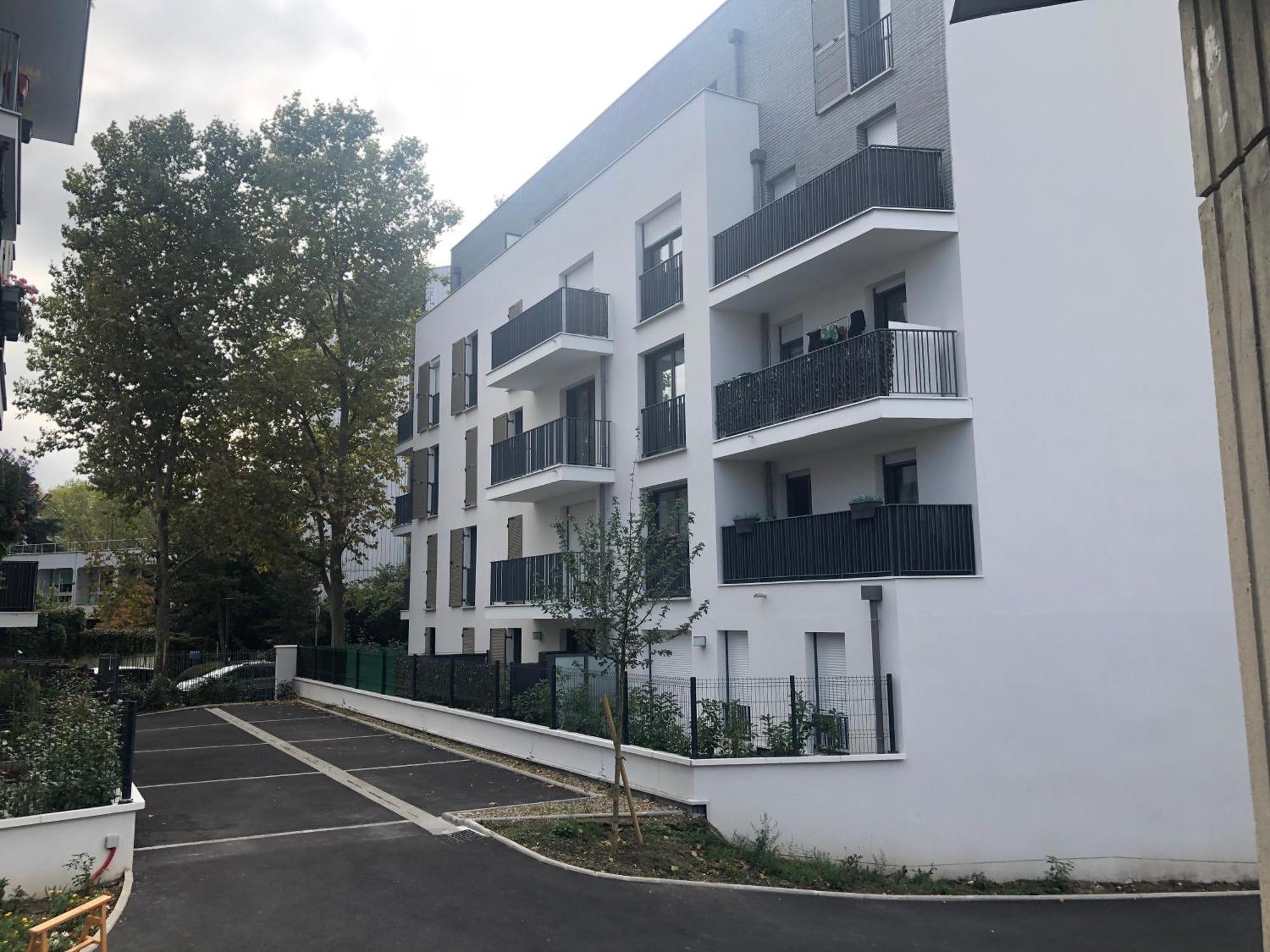 Grande Chambre 14 M2 Avec Salle De Bain Privative A Nanterre Prefecture Proche La Defense Arena Campus Sncf Et Paris Buitenkant foto